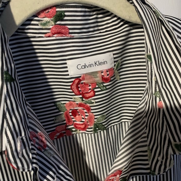 BUTTON DOWN FLORAL DRESS - Picture 4 of 5